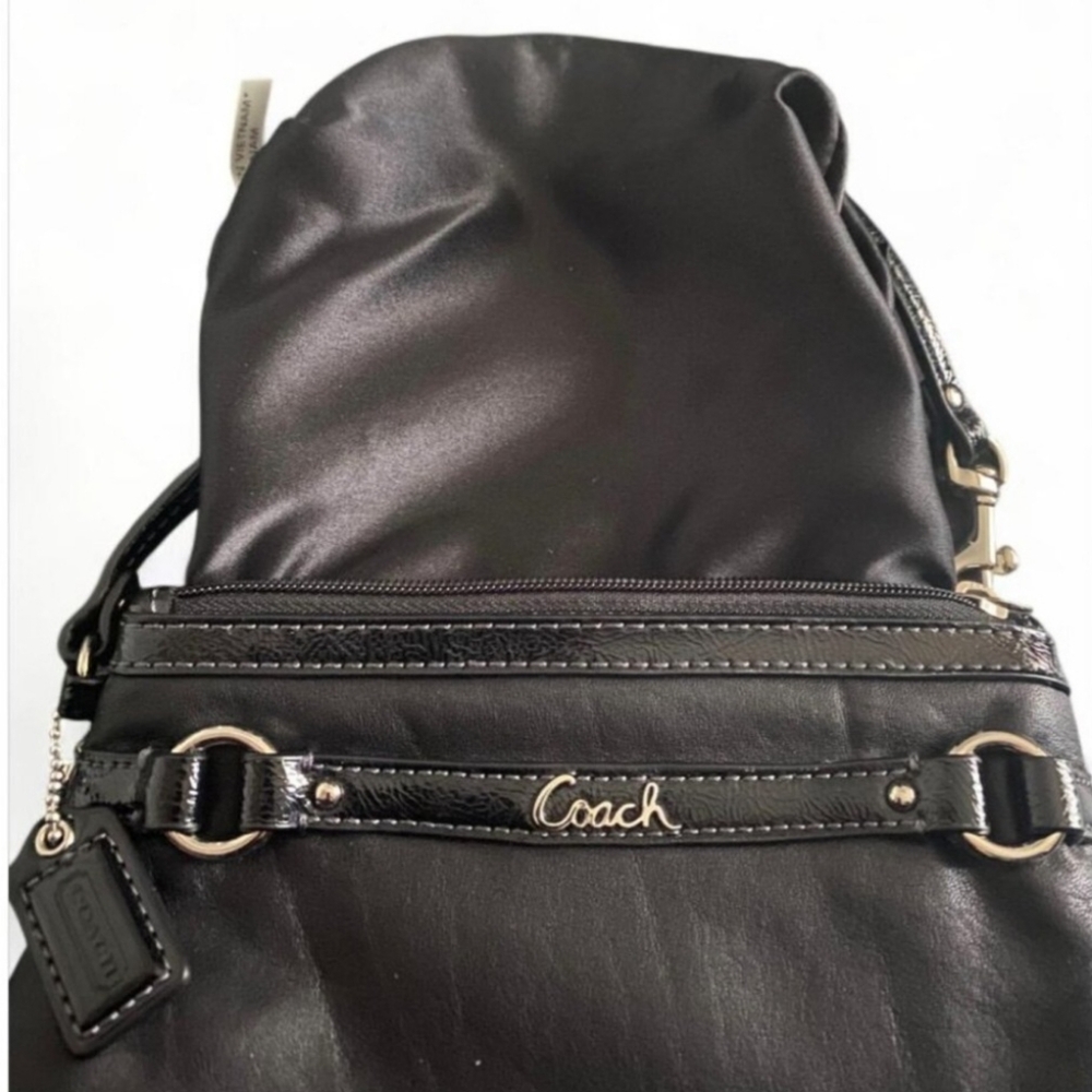 COACH EUC Wristlet With Hangtsg - Picture 2 of 3